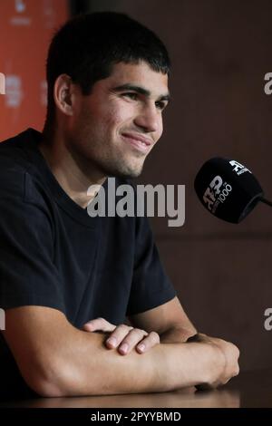 Madrid, Spanien. 05. Mai 2023. Carlos Alcaraz aus Spanien nimmt am 12. Tag der Mutua Madrid Open im La Caja Magica in Madrid an einer Pressekonferenz Teil. Kredit: SOPA Images Limited/Alamy Live News Stockfoto