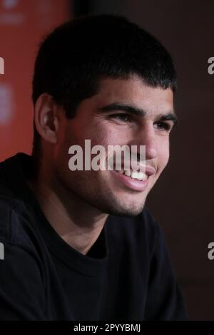 Madrid, Spanien. 05. Mai 2023. Carlos Alcaraz aus Spanien nimmt am 12. Tag der Mutua Madrid Open im La Caja Magica in Madrid an einer Pressekonferenz Teil. Kredit: SOPA Images Limited/Alamy Live News Stockfoto