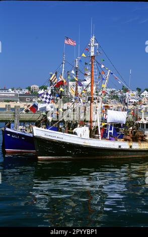 Dekorierte Fischerboote, Provincetown Harbor, Cape Cod Stockfoto