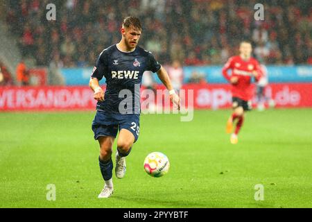 Leverkusen, Deutschland, 05.05.2023: Bayer 04 Leverkusen v. 1. FC Köln, Fußball, 1. Bundesliga, Matchday 31, Staffel 2022/2023, 31.03.2023 Jan Thielmann (1. FC Köln) auf dem Ball. DFL-VORSCHRIFTEN VERBIETEN DIE VERWENDUNG VON FOTOS ALS BILDSEQUENZEN UND/ODER QUASI-VIDEO. Kredit: NewsNRW / Alamy Live News Stockfoto