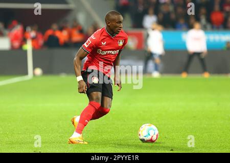 Leverkusen, Deutschland, 05.05.2023: Bayer 04 Leverkusen v. 1. FC Köln, Fußball, 1. Bundesliga, Matchday 31, Staffel 2022/2023, 31.03.2023 Moussa Diaby (Bayer 04 Leverkusen) auf dem Ball. DFL-VORSCHRIFTEN VERBIETEN DIE VERWENDUNG VON FOTOS ALS BILDSEQUENZEN UND/ODER QUASI-VIDEO. Kredit: NewsNRW / Alamy Live News Stockfoto