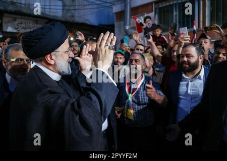 Damaskus, Damaskus, Syrien. 5. Mai 2023. Der iranische Präsident EBRAHIM RAISI besucht den heiligen Schrein von Sayyida Zaynab in den südlichen Vororten von Damaskus. Der iranische Präsident begrüßte seinen Besuch in der syrischen Hauptstadt als einen "Wendepunkt", nachdem Teherans Unterstützung Syrien geholfen hatte, in 12 Kriegsjahren den größten Teil seines verloren gegangenen Territoriums wieder zu erobern. (Kreditbild: © iranische Präsidentschaft via ZUMA Press Wire) NUR REDAKTIONELLE VERWENDUNG! Nicht für den kommerziellen GEBRAUCH! Stockfoto