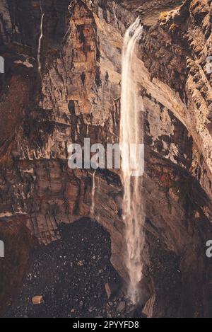 Wasserfall des Flusses Nervión im Baskenland Stockfoto