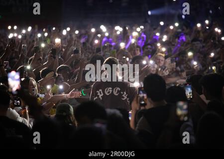 Madrid, Spanien. 05. Mai 2023. Sänger Quevedo bei einem Konzert im Wizink Center in Madrid, Spanien am 5. Mai 2023. Der kanarische Künstler hat mit seiner DQE Tour durch ganz Spanien gereist. (Foto: Alvaro Laguna/Pacific Press) Kredit: Pacific Press Media Production Corp./Alamy Live News Stockfoto