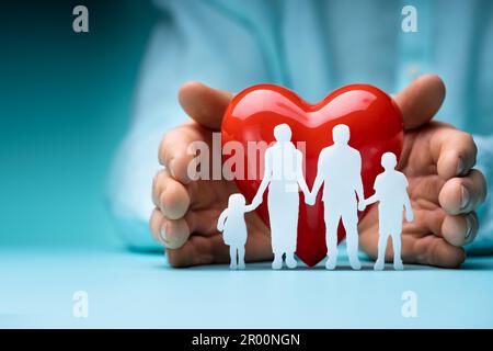 Krankenversicherung Und Kardiologische Deckung. Arzt Kardiologe Stockfoto