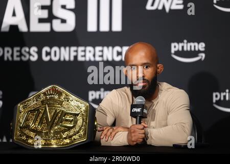 Denver, CO, USA. 5. Mai 2023. DENVER, COLORADO - 5. MAI: Demetrious Johnson bei ONE Championship Fight 10 Post Fight Pressekonferenz am 5. Mai 2023 im 1. Bank Center in Denver, Colorado. (Kreditbild: © Christopher Colon/PX Imagens via ZUMA Press Wire) NUR REDAKTIONELLE VERWENDUNG! Nicht für den kommerziellen GEBRAUCH! Stockfoto