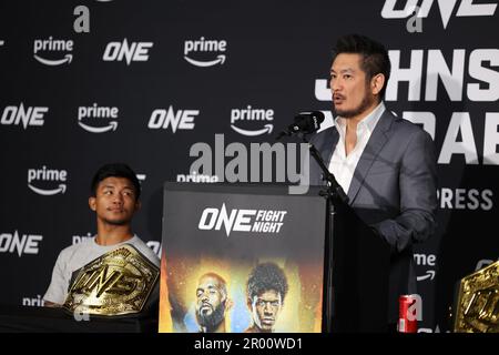 Denver, CO, USA. 5. Mai 2023. DENVER, COLORADO - 5. MAI: Rodtang Jitmuangnon und Chcomed Sityodtong bei ONE Championship Fight 10 Post Fight Pressekonferenz am 5. Mai 2023 im 1. Bank Center in Denver, Colorado. (Kreditbild: © Christopher Colon/PX Imagens via ZUMA Press Wire) NUR REDAKTIONELLE VERWENDUNG! Nicht für den kommerziellen GEBRAUCH! Stockfoto