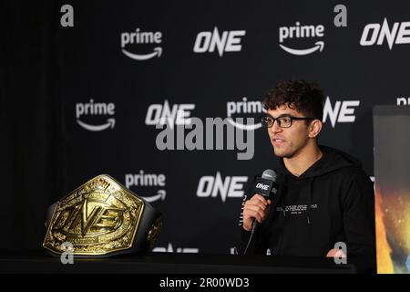 Denver, CO, USA. 5. Mai 2023. DENVER, COLORADO - 5. MAI: Mikey Musumeci bei ONE Championship Fight 10 Post Fight Pressekonferenz am 5. Mai 2023 im 1. Bank Center in Denver, Colorado. (Kreditbild: © Christopher Colon/PX Imagens via ZUMA Press Wire) NUR REDAKTIONELLE VERWENDUNG! Nicht für den kommerziellen GEBRAUCH! Stockfoto