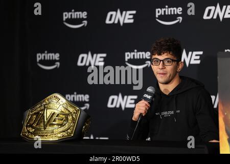 Denver, CO, USA. 5. Mai 2023. DENVER, COLORADO - 5. MAI: Mikey Musumeci bei ONE Championship Fight 10 Post Fight Pressekonferenz am 5. Mai 2023 im 1. Bank Center in Denver, Colorado. (Kreditbild: © Christopher Colon/PX Imagens via ZUMA Press Wire) NUR REDAKTIONELLE VERWENDUNG! Nicht für den kommerziellen GEBRAUCH! Stockfoto