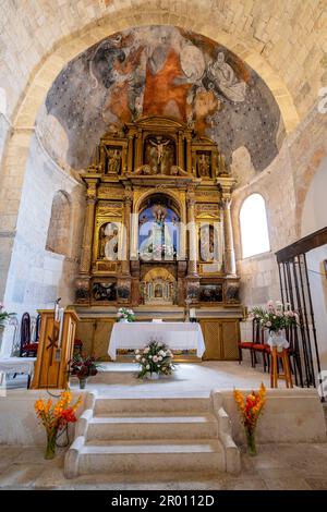 retablo y pinturas del Abside, Iglesia de Nuestra Señora del Rivero, Siglo XII, San Esteban de Gormaz, Soria, Comunidad Autónoma de Castilla, Spanien, E Stockfoto