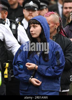 London, Großbritannien. 06. Mai 2023. London, Großbritannien. 6. Mai 2023. Just Stop Oil Demonstranten werden in der Mall vor der Krönung von König Charles verhaftet. Kredit: Doug Peters/Alamy Live News Stockfoto