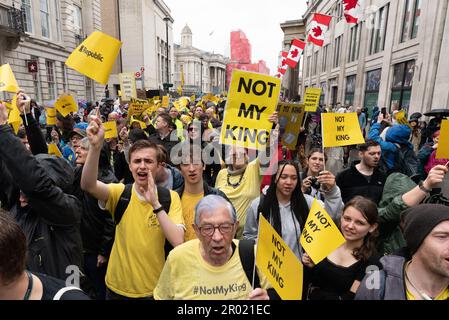 London, Großbritannien. 6. Mai 2023. Von der Republik organisierte Anti-Monarchie-Demonstranten veranstalten am Tag der Krönung von König Karl III. Eine Kundgebung "nicht mein König" Kredit: Ron Fassbender/Alamy Live News Stockfoto