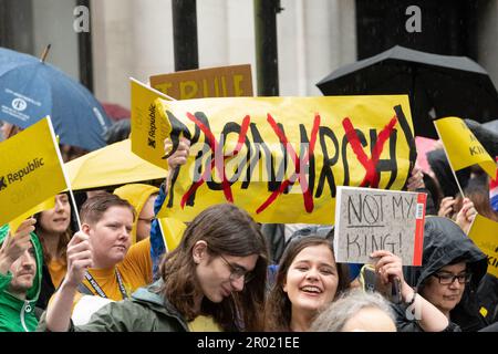 London, Großbritannien. 6. Mai 2023. Von der Republik organisierte Anti-Monarchie-Demonstranten veranstalten am Tag der Krönung von König Karl III. Eine Kundgebung "nicht mein König" Kredit: Ron Fassbender/Alamy Live News Stockfoto