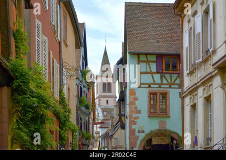 Frankreich, Elsass, Riquewihr, Reichenweier, Stadtzentrum, Altstadt, Kirche Stockfoto