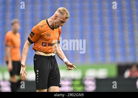 Lommel, Belgien. 06. Mai 2023. Deinzes Jellert Van Landschoot reagiert während eines Fußballspiels zwischen Jong Genk (U23) und KMSK Deinze am Samstag, den 06. Mai 2023 in Genk, am 9. (Von 10) Tag der Relegation Play-offs der 1B. Division der belgischen Meisterschaft „Challenger Pro League“ 2022-2023. BELGA FOTO JOHAN EYCKENS Kredit: Belga News Agency/Alamy Live News Stockfoto