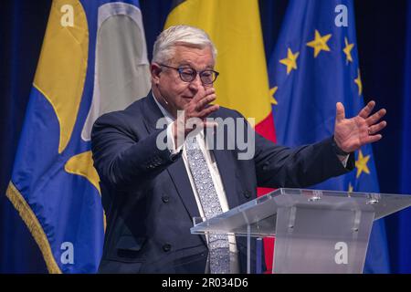 Brüssel, Belgien. 06. Mai 2023. Guy Vanhengel von Open VLD hält anlässlich des "Fete de l'Iris - Irisfeest", des Feiertages der Region Brüssel, am Samstag, den 06. Mai 2023, eine Rede auf dem offiziellen Empfang. Das Iris-Festival ist die jährliche und offizielle Feier der Region Brüssel-Hauptstadt in Belgien. BELGA FOTO NICOLAS MAETERLINCK Kredit: Belga News Agency/Alamy Live News Stockfoto