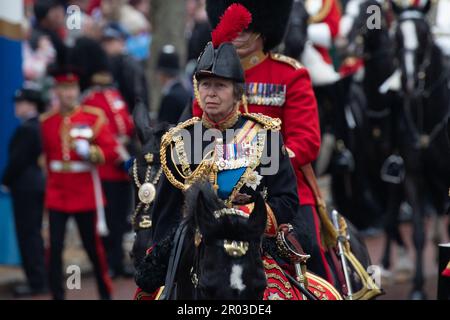 Prinzessin Royal in der Krönungsprozession entlang der Mall zum Buckingham Palace, London, nach der Krönungszeremonie von König Karl III. Und Königin Camilla. Foto: Samstag, 6. Mai 2023. Stockfoto