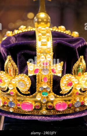 King Henrys Krone in Chapel Royal im Hampton Court Palace, Richmond upon Thames, Surrey, London, England, Vereinigtes Königreich. 22. April 2023 Stockfoto