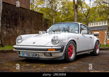 1988 Porsche Carrera CS, ausgestellt auf der April Scramble, die am 23. April 2023 im Bicester Heritage Centre stattfindet. Stockfoto