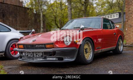 1976 Uhr Datsun 280Z, ausgestellt beim April Scramble im Bicester Heritage Centre am 23. April 2023. Stockfoto