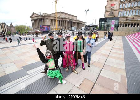 Liverpool, Großbritannien. 06. Mai 2023. Vertreter Kroatiens Lassen Sie 3 in ihren Kostümen spazieren gehen, in Liverpool, England, am 6. Mai 2023. Foto: Sanjin Strukic/PIXSELL Credit: Pixsell/Alamy Live News Stockfoto