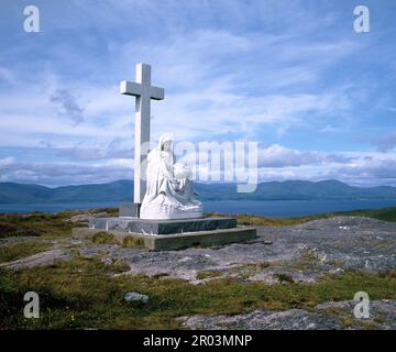 Irland. County Cork. Bantry Bay. Seefin Blickpunkt. Schrein Statue des Kreuzes, Maria und der Körper Jesu. Stockfoto