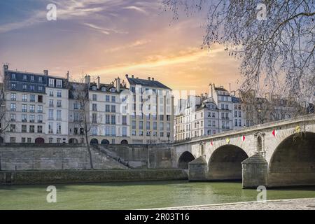 Paris, ile saint-louis und Quai de Bourbon, mit der Pont-Marie Brücke, schöne alte Gebäude Stockfoto