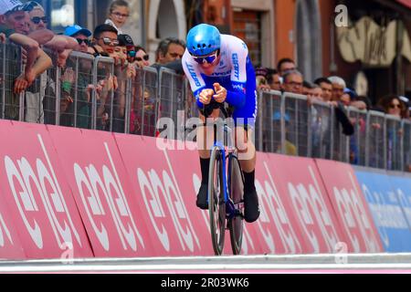 Ortona, Italien. 06. Mai 2023. Ortona, Ortona, Italien, 06. Mai 2023, SCOTSON Callum - Jayco während der 1. Etappe - Costa dei trabocchi - Fossacesia Marina/Ortona - Giro d'Italia Credit: Live Media Publishing Group/Alamy Live News Stockfoto