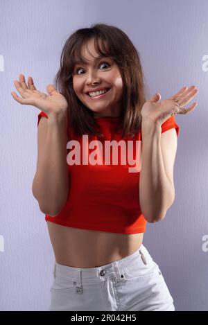 Ein hübsches Mädchen im Rock Stockfoto