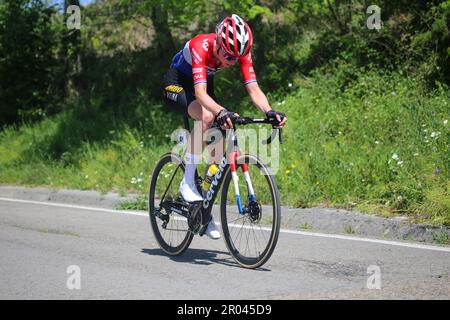 Solorzano, Spanien, 06. Mai 2023: Die Radfahrerin von Team Jumbo-Visma, Riejanne Markus während der 6. Etappe des LaVuelta der Frauen von Carrefour 2023 zwischen Castro-Urdiales und Laredo, am 06. Mai 2023 in Solorzano, Spanien. Kredit: Alberto Brevers / Alamy Live News Stockfoto