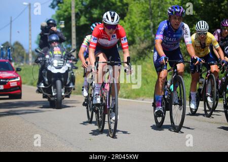 Solorzano, Spanien, 06. Mai 2023: Radfahrer von Team SD Worx, Demi Vollering während der 6. Etappe des LaVuelta von Carrefour 2023 zwischen Castro-Urdiales und Laredo, am 06. Mai 2023 in Solorzano, Spanien. Kredit: Alberto Brevers / Alamy Live News Stockfoto