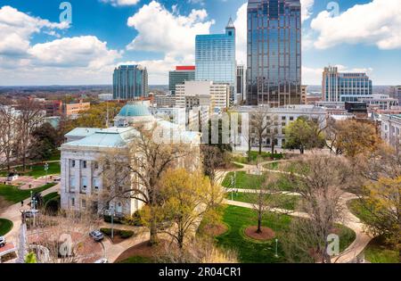 North Carolina State Capitol und die Skyline von Raleigh Stockfoto