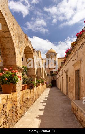 Griechisch-orthodoxes Kloster Agia Triada auf der Halbinsel Akrotiri bei Chania, Kreta. Griechenland. Stockfoto