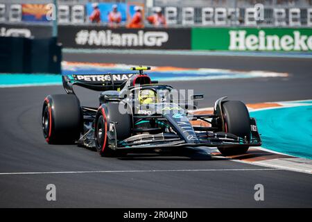 Miami Gardens, Florida, USA. 6. Mai 2023 Qualifying Day, F1 Grand Prix von Miami am Miami International Autodrome am 6. Mai 2023 in Miami Gardens, Florida, USA. Pole Position: 11 Sergio Perez (MEX) Red Bull Racing; zweiter: 14 Fernando Alonso (E) Aston Martin; dritter: 55 Carlos Sainz (E) Ferrari. Kredit: Yaroslav Sabitov/YES Market Media/Alamy Live News. Stockfoto