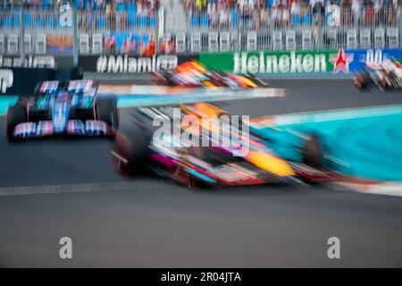 Miami Gardens, Florida, USA. 6. Mai 2023 Qualifying Day, F1 Grand Prix von Miami am Miami International Autodrome am 6. Mai 2023 in Miami Gardens, Florida, USA. Pole Position: 11 Sergio Perez (MEX) Red Bull Racing; zweiter: 14 Fernando Alonso (E) Aston Martin; dritter: 55 Carlos Sainz (E) Ferrari. Kredit: Yaroslav Sabitov/YES Market Media/Alamy Live News. Stockfoto