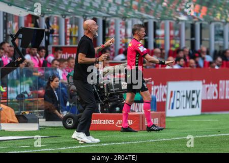 Mailand, Italien. 06. Mai 2023. Stefano Pioli Cheftrainer des AC Mailand während des Fußballspiels der Serie A 2022/23 zwischen dem AC Mailand und der SS Lazio im San Siro Stadion gesehen. Endstand: Mailand 2 | 0 Lazio. (Foto: Fabrizio Carabelli/SOPA Images/Sipa USA) Guthaben: SIPA USA/Alamy Live News Stockfoto