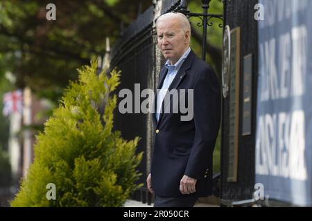 Washington, Usa. 06. Mai 2023. US-Präsident Joe Biden verlässt das Hotel nach der Messe in der Holy Trinity Catholic Church in Washington, DC am Samstag, den 6. Mai 2023. Foto: Chris Kleponis/UPI Credit: UPI/Alamy Live News Stockfoto