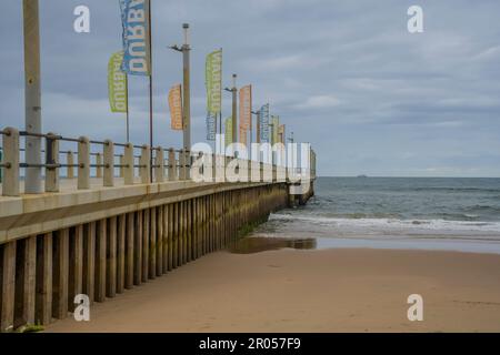 Durban Strandpromenade neuer Pier im Indischen Ozean Südafrika Stockfoto