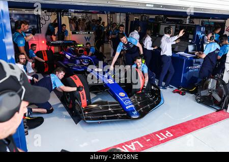 02 SARSERGEANT Logan (usa), Williams Racing FW45, Garage, Box, während des Formel 1 Crypto.com Miami Grand Prix 2023, 5. Runde der Formel-1-Weltmeisterschaft 2023 vom 05. Bis 07. Mai 2023 auf dem Miami International Autodrome, in Miami Gardens, Florida, Vereinigte Staaten von Amerika - Photo Antonin Vincent / DPPI Stockfoto