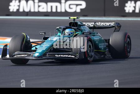 Miami, Vereinigte Staaten Von Amerika. 06. Mai 2023. MIAMI GARDENS, FLORIDA - MAI 6: Fahrer Fernando Alonso aus Aston Martin fährt während der Qualifikationssitzung vor dem Grand Prix F1 von Miami am Miami International Autodrome am 6. Mai 2023 in Miami Gardens, Florida, USA. (Foto: Alberto E. Tamargo/Sipa USA) Guthaben: SIPA USA/Alamy Live News Stockfoto