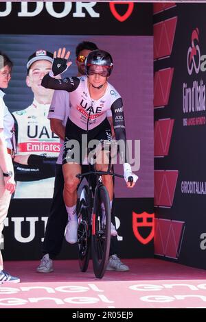 Fossacesia, Italien. 06. Mai 2023. Davide Formolo aus Italien und Team Vereinigte Arabische Emirate während der Phase 1 des Giro d'Italia 2023 106. an der Costa dei Trabocchi. Kredit: SOPA Images Limited/Alamy Live News Stockfoto