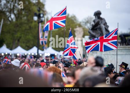 London, Großbritannien. 06. Mai 2023. Die Teilnehmer nehmen an der Krönung von König Karl III. Und Königin Camilla in London Teil. Die Krönung Karls III. Und seiner Frau Camilla als König und Königin des Vereinigten Königreichs Großbritannien und Nordirland und der anderen Commonwealth-Reiche findet in Westminster Abbey statt. Karl trat am 8. September 2022 auf den Thron, nach dem Tod seiner Mutter, Elizabeth II. Kredit: SOPA Images Limited/Alamy Live News Stockfoto