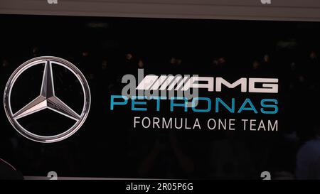 Miami, Florida, USA. 6. Mai 2023. 6. MAI 2023: Mercedes AMG Petronas Formel-1-Team während der Miami Grand Prix-Rennwoche in Miami Gardens, FL. Jason Pohuski/BMR (Kreditbild: © Jason Pohuski/BMR via ZUMA Press Wire) – NUR REDAKTIONELLE VERWENDUNG! Nicht für den kommerziellen GEBRAUCH! Stockfoto