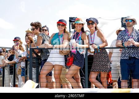 Miami, USA. 6. Mai 2023. Zuschauer, F1 Grand Prix von Miami auf dem Miami International Autodrome am 6. Mai 2023 in Miami, Vereinigte Staaten von Amerika. (Foto von HIGH TWO) dpa/Alamy Live News Stockfoto