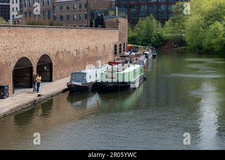 Nach London. GROSSBRITANNIEN - 05.04.2023. Ein allgemeiner Blick auf den Regent's Canal in King's Cross. Stockfoto