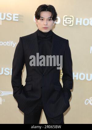 Los Angeles, USA. 06. Mai 2023. Mackenyu kommt zur zweiten jährlichen Gold Gala, die am Samstag, den 6. Mai 2023 im Music Center in Los Angeles, Kalifornien, stattfindet. (Foto: Juan Pablo Rico/Sipa USA) Guthaben: SIPA USA/Alamy Live News Stockfoto