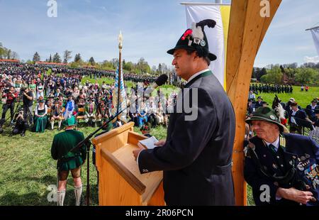 Gmund, Deutschland. 07. Mai 2023. Markus Söder (CSU), der bayerische Ministerpräsident, spricht am Tag der Schirmherrschaft der bayerischen Bergschieber nach einem feierlichen Gottesdienst am Tegernsee. Kredit: Uwe Lein/dpa/Alamy Live News Stockfoto