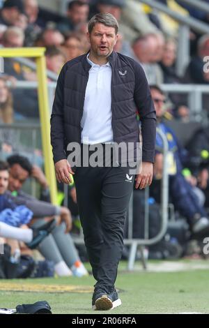 Burton Upon Trent, Großbritannien. 07. Mai 2023. Mark Jackson Manager von Milton Keynes Dons während des Spiels der Sky Bet League 1 Burton Albion gegen MK Dons im Pirelli Stadium, Burton upon Trent, Großbritannien, 7. Mai 2023 (Foto von Gareth Evans/News Images) in Burton upon Trent, Großbritannien, am 5./7. Mai 2023. (Foto: Gareth Evans/News Images/Sipa USA) Guthaben: SIPA USA/Alamy Live News Stockfoto