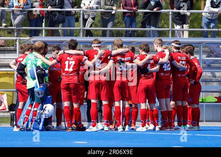 Berlin, Deutschland. 07. Mai 2023. Berliner HC wärmt sich am 7. Mai 2023 in der Berliner HC Sportanlage in Berlin auf. Während des Spiels zwischen Berliner HC und Mannheimer HC, Hockey-Bundesliga. ( Kredit: Iñaki Esnaola/Alamy Live News Stockfoto