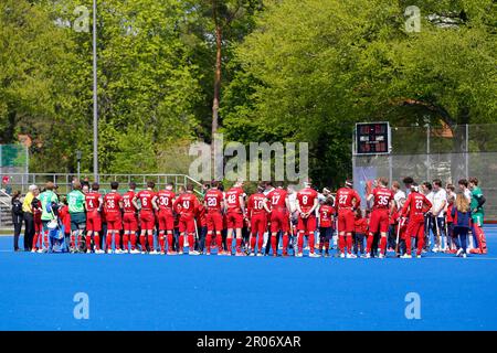 Berlin, Deutschland. 07. Mai 2023. Berliner HC wärmt sich am 7. Mai 2023 in der Berliner HC Sportanlage in Berlin auf. Während des Spiels zwischen Berliner HC und Mannheimer HC, Hockey-Bundesliga. ( Kredit: Iñaki Esnaola/Alamy Live News Stockfoto